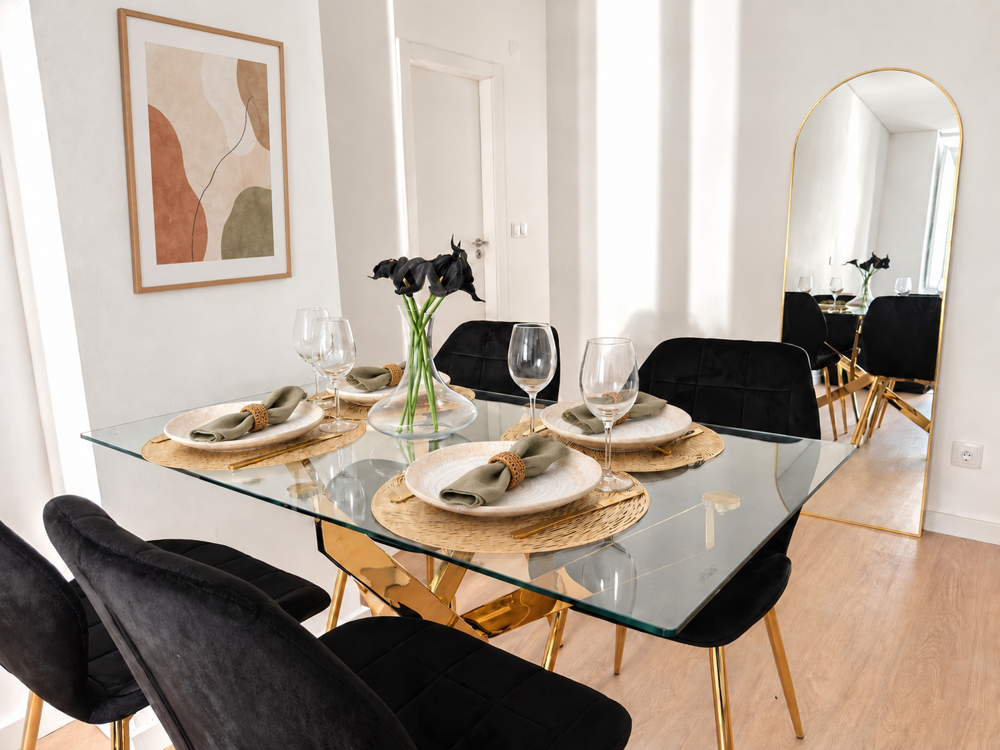 Dining area detail