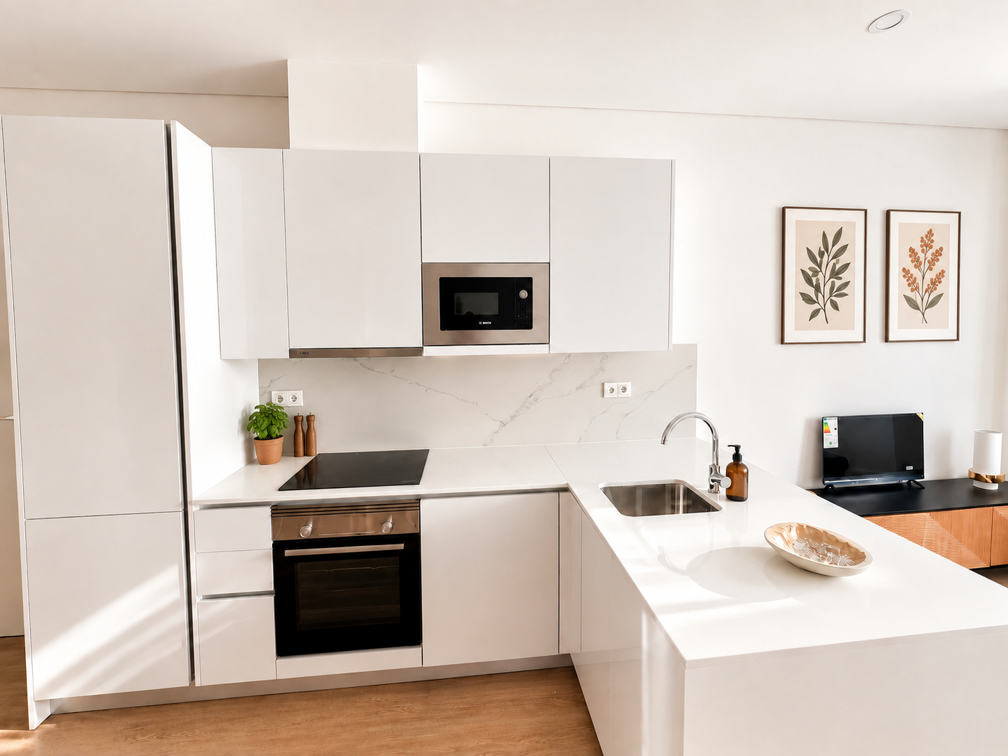 Equipped kitchen and breakfast counter
