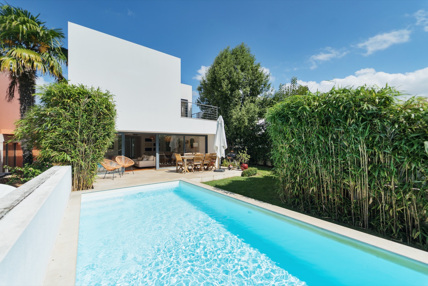 Private swimming pool and garden at the Cardoso villa